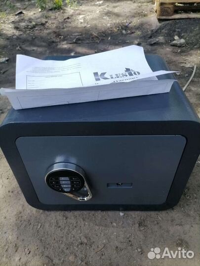 Сейф металлический с кодовым замком