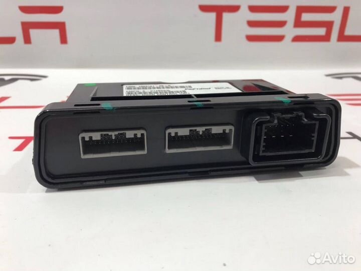Модуль управления двери Tesla Model S 2015