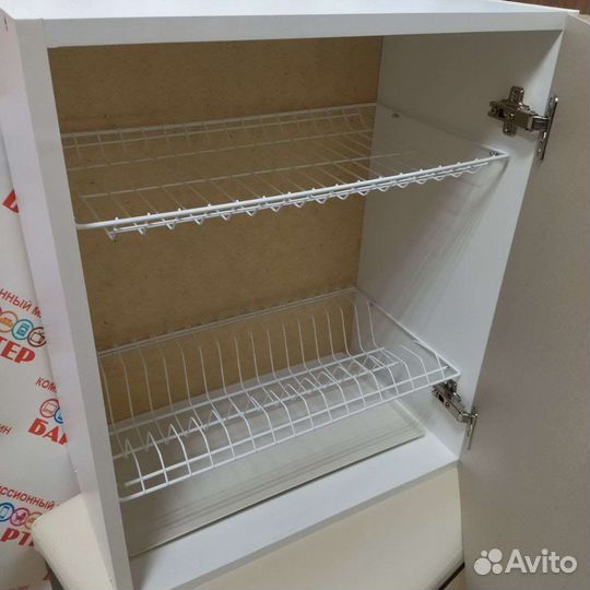 Навесной шкаф новый