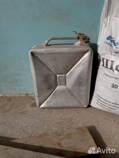Канистра для бензина
