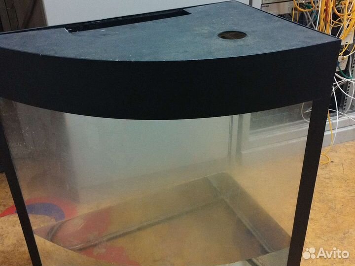 Аквариум угловой