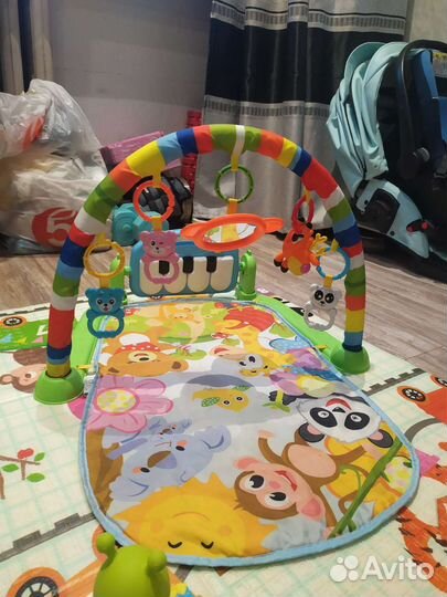 Развивающий коврик с пианино