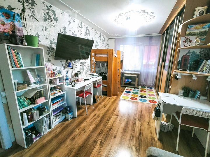 2-к. квартира, 42 м², 3/5 эт.