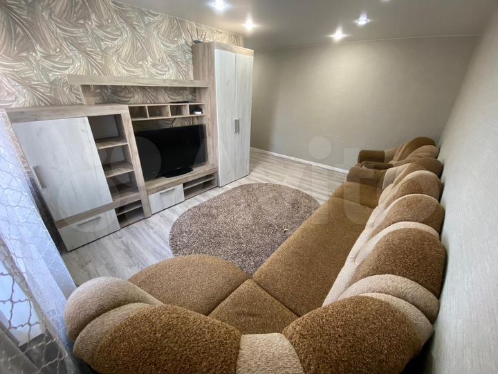 2-к. квартира, 50 м², 1/9 эт.