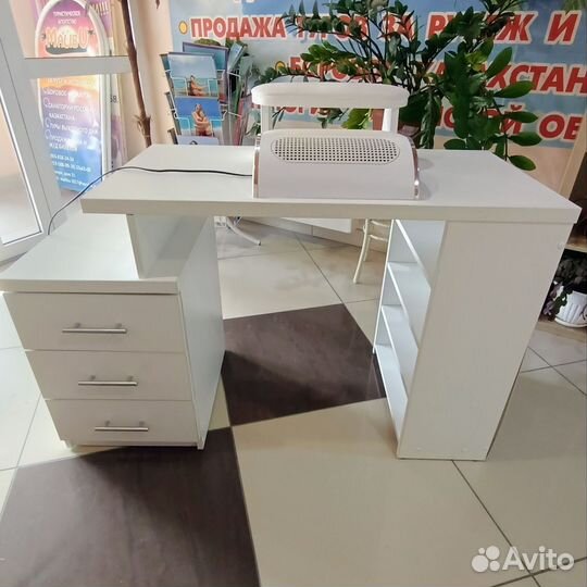 Стол для маникюра бу