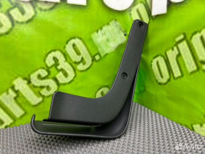 Брызговик задний левый Kia Sorento 2 XM G4KE 2.4I