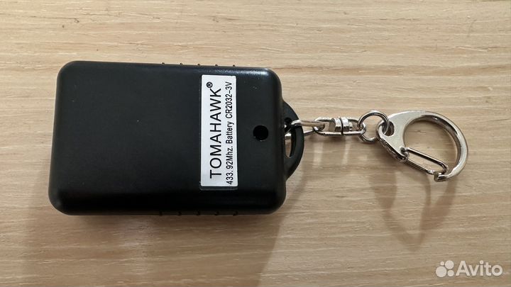 Брелок сигнализации tomahawk 9010