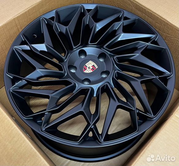 Кованые диски Порше Каен 3 Porsche cayenne III R22