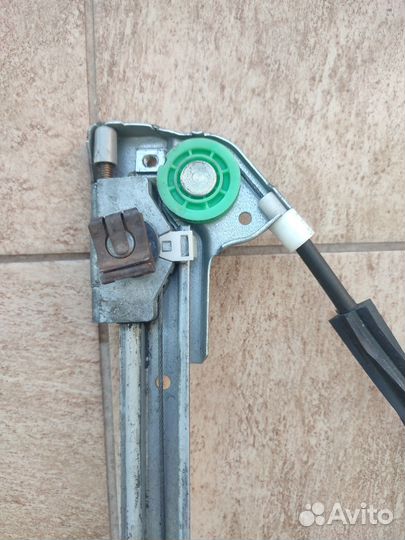 Стеклоподъемник audi 100 с4 передний