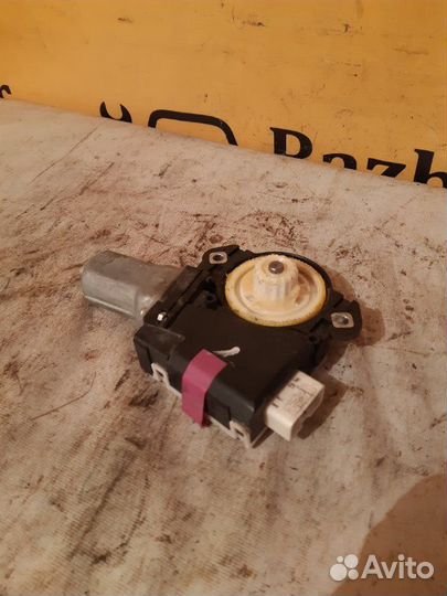 Мотор люка Lexus Lx 570