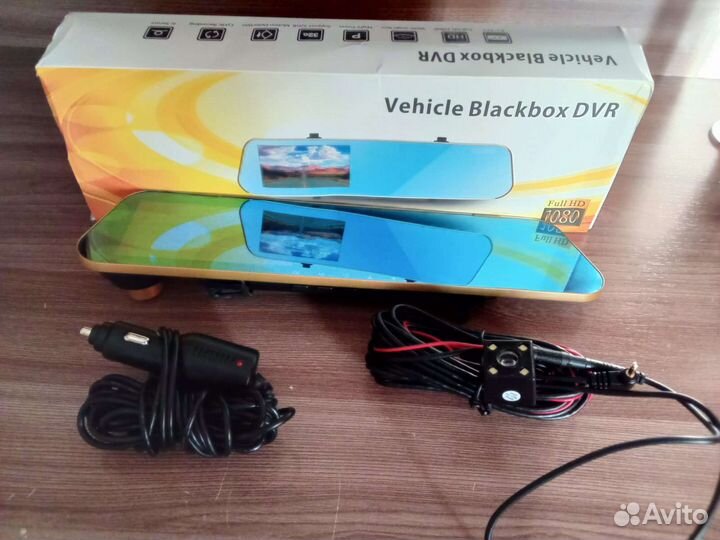 Видеорегистратор зеркало Mega L905