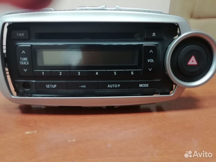 Штатная магнитола Toyota Vitz 2013 г