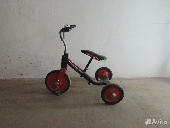 Финский трехколесный металический велосипед