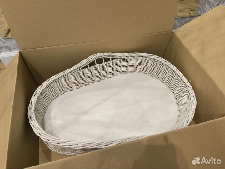 Корзина-люлька новая из ротанга