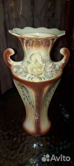 Вазы и стеклянные фигуры