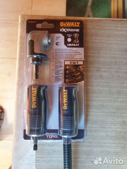 Зарядное устройство Dewalt DCB115