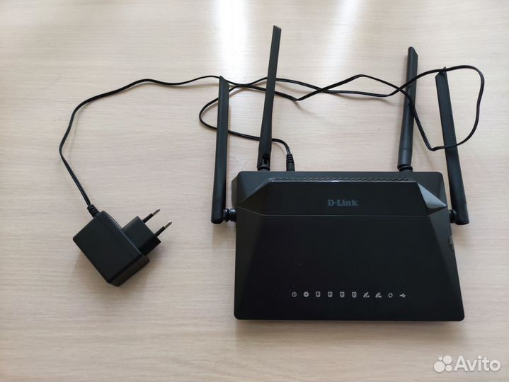 Роутер Wi-Fi D-Link Dir-825