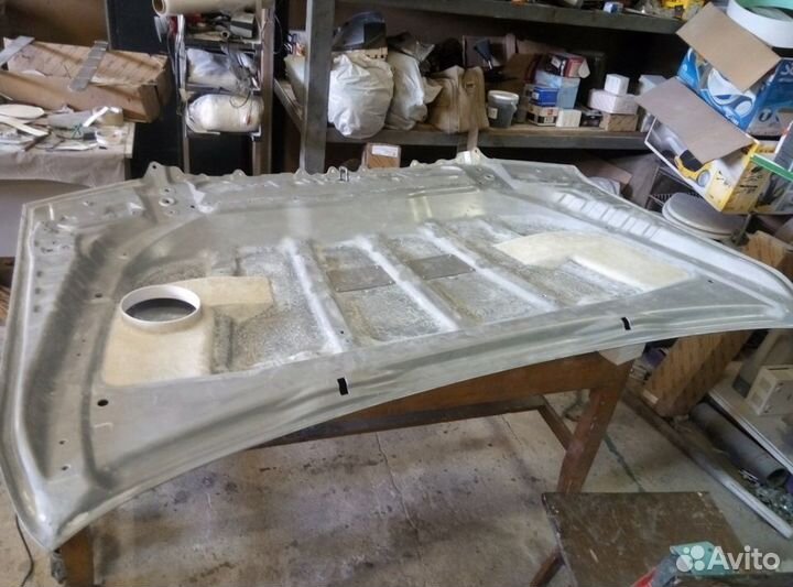 Капот на Toyota Tundra