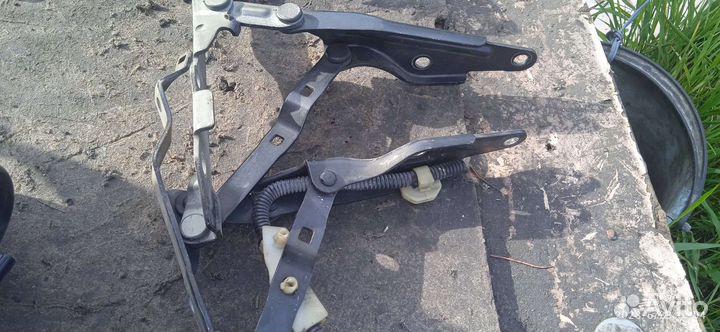 Петли капота субару легаси bp5