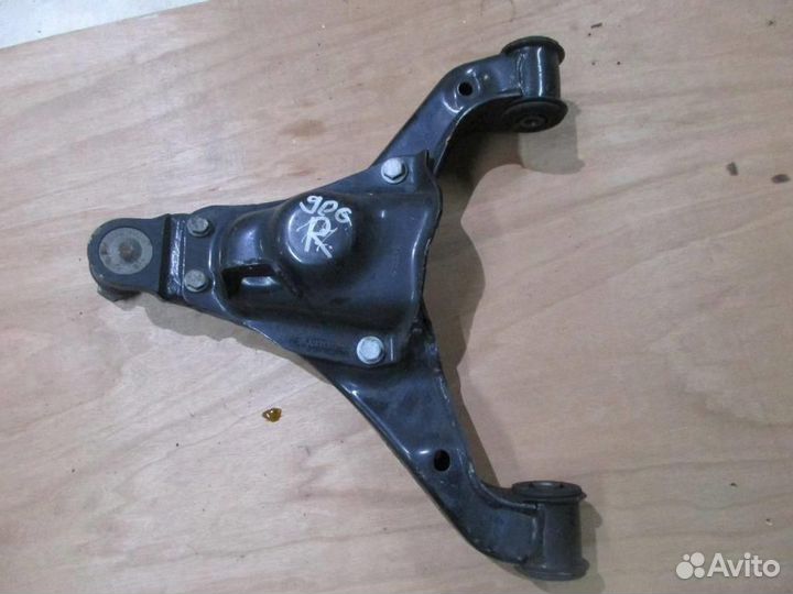 Рычаг передний нижний правый w906 Sprinter