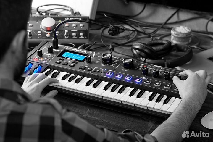 Novation MiniNova синтезатор