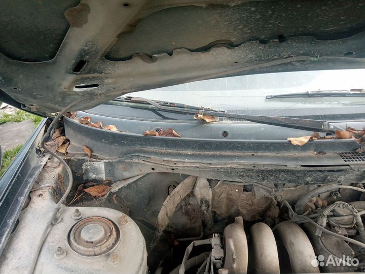 Поводок стеклоочистителя правый Mazda 626 GE