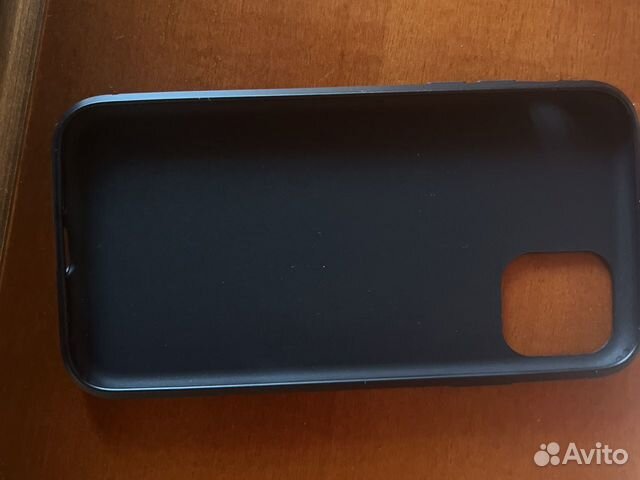 Чехлы на iPhone 11
