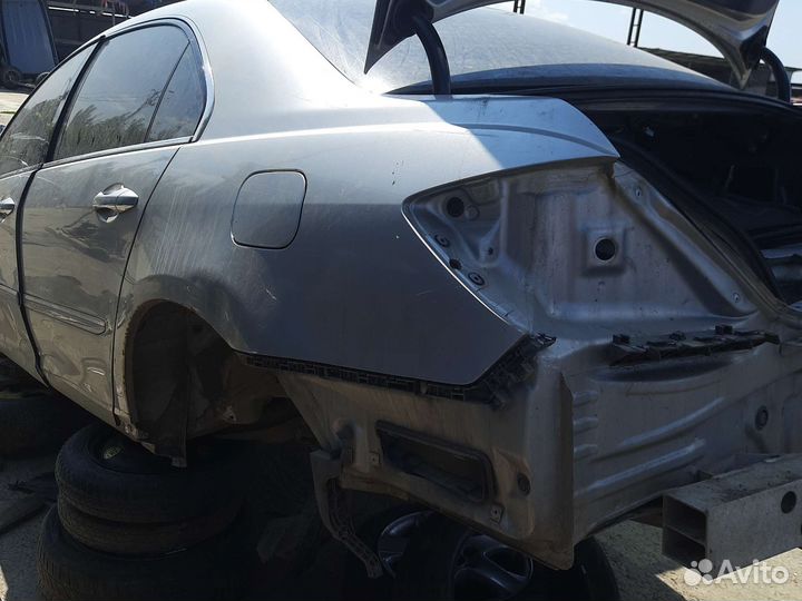 Крыло заднее левое Honda Legend