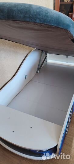 Детская кровать машина