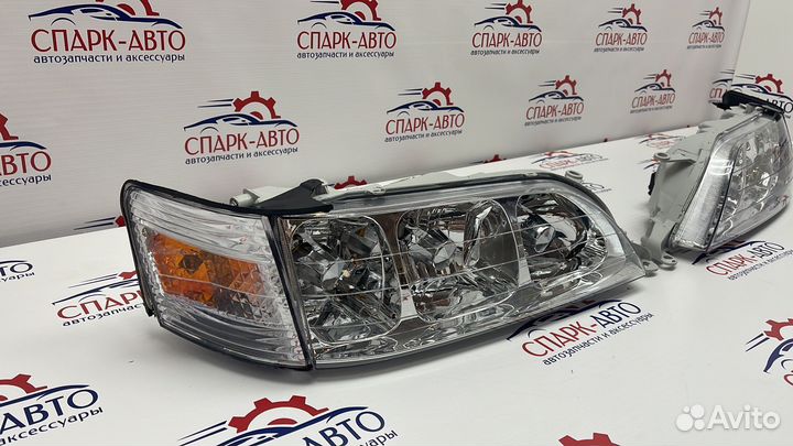 Фары 3 секции Toyota Cresta 100 хрустальные