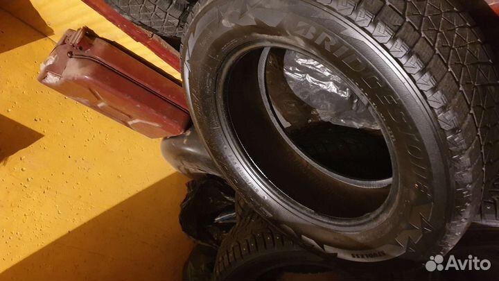 Bridgestone Blizzak DM-V2 215/65 R16 98S