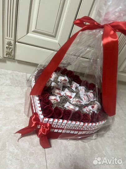 Подарок из киндер шоколада