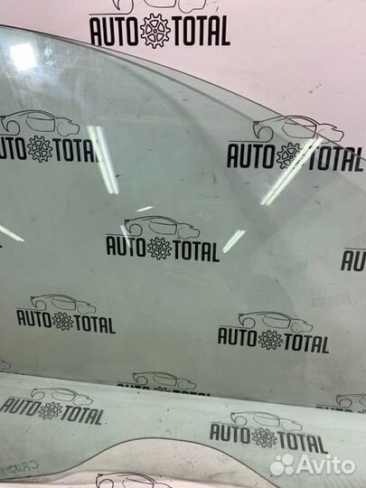 Стекло двери переднее правое Chevrolet Cruze J300