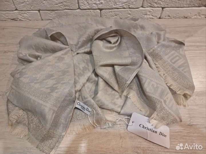 Шарфы платки палантины женский Christian Dior