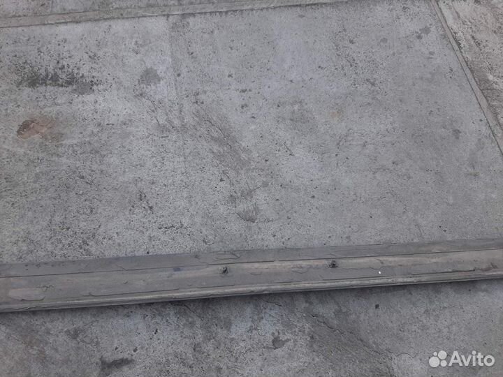 Молдинг передней правой двери TLC 105