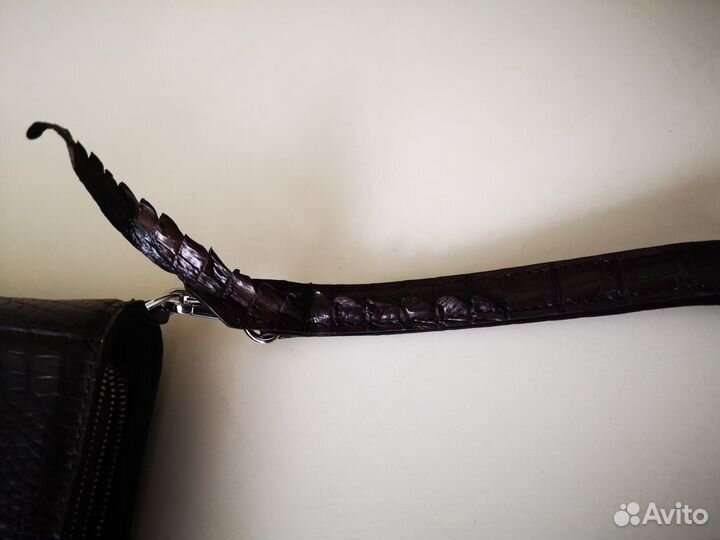Сумка из кожи крокодила