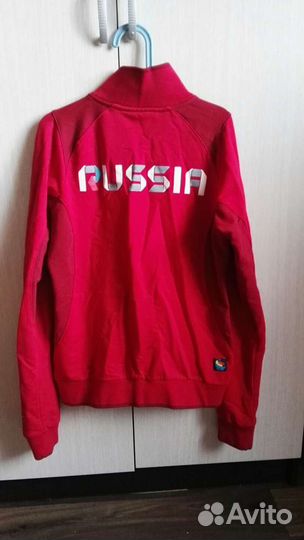 Спортивная кофта