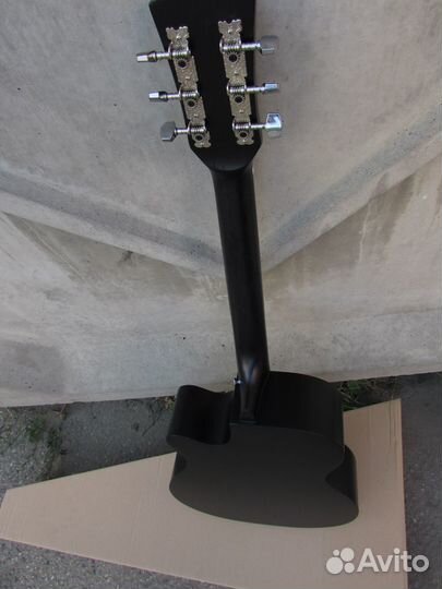 Гитара акустика