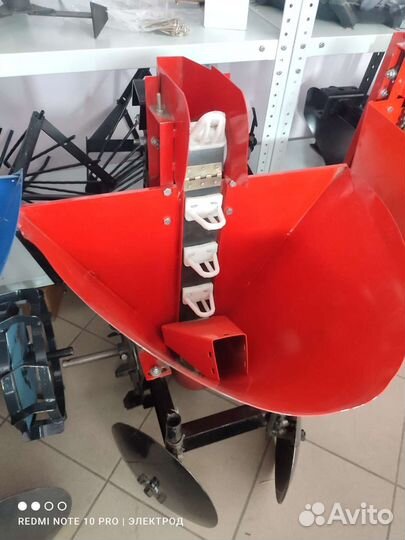 Картофелесажалка для мотоблока