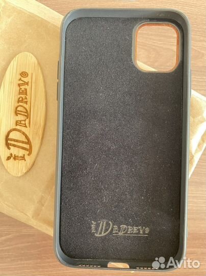 Чехол на iPhone 11 дерево