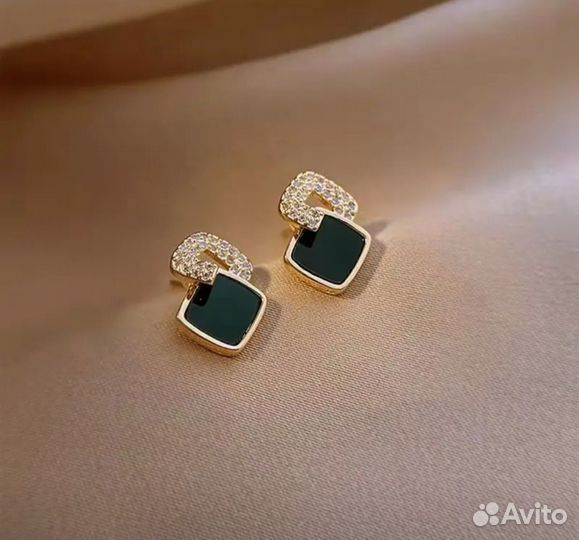 Серьги с кристаллами