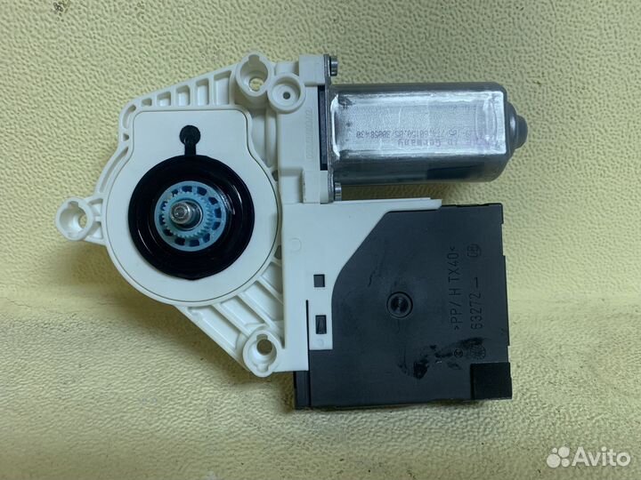 Стеклоподъемник передний правый Passat B6