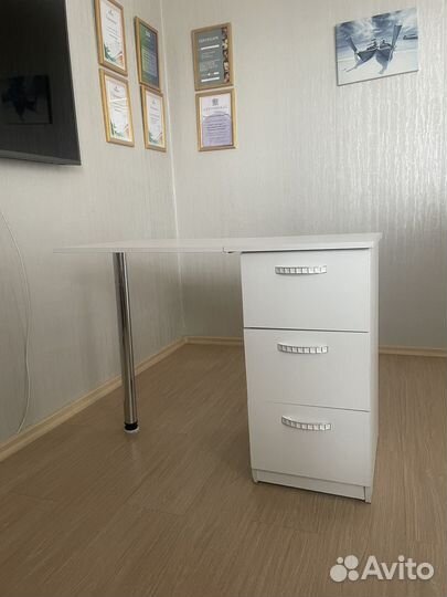 Стол для маникюра