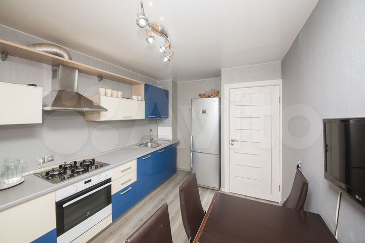 2-к. квартира, 67,4 м², 3/10 эт.