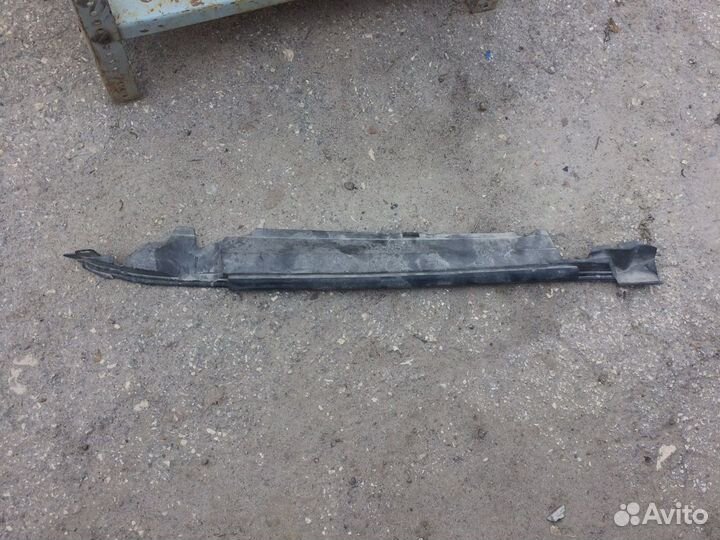 Накладка переднего левого крыла land cruiser 200
