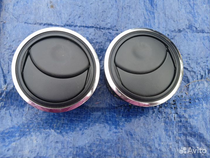 Салонный воздушный дефлектор рено сандеро 2