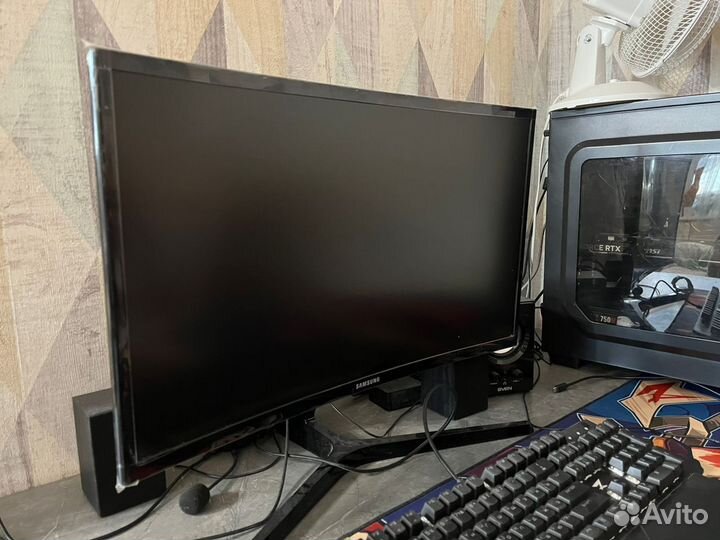 Монитор Samsung 24 изогнутый