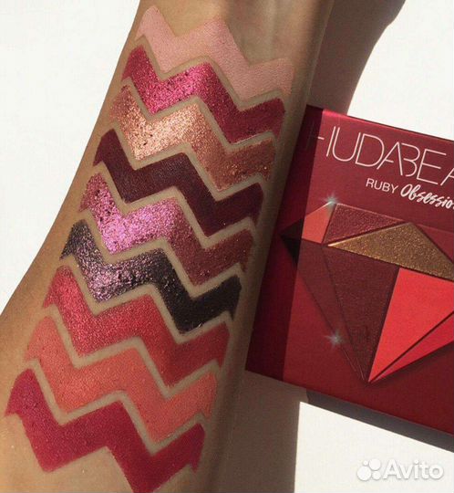 Палетки теней Huda Beauty, Manhattan