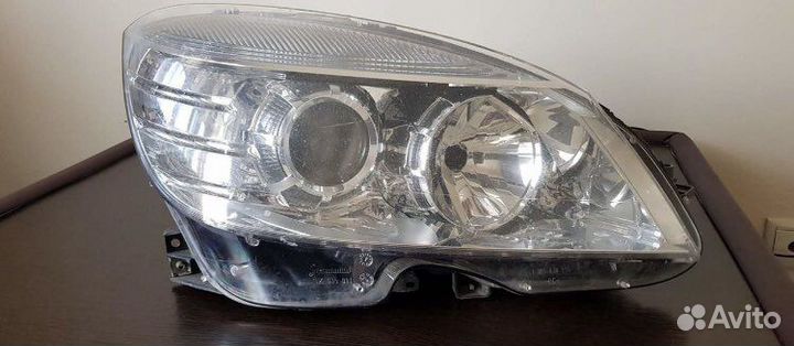 Фара правая на Mercedes w204
