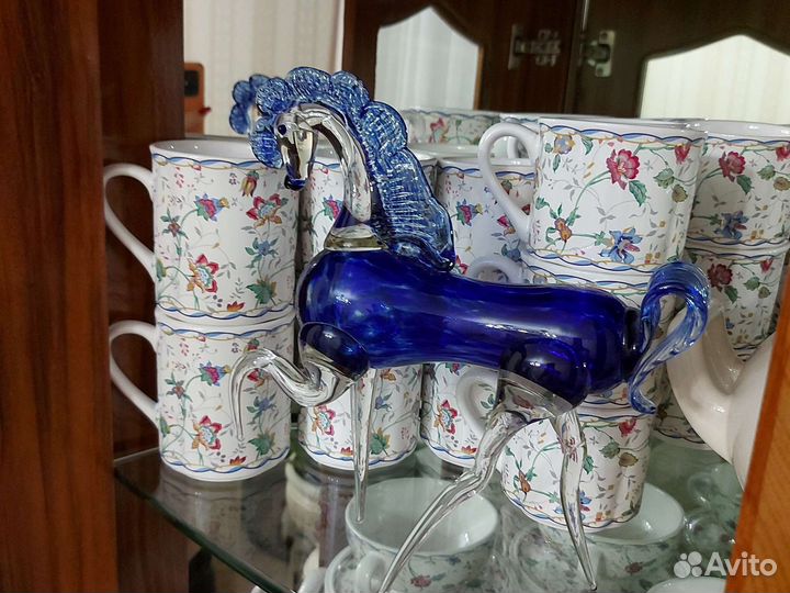 Стеклянная статуэтка